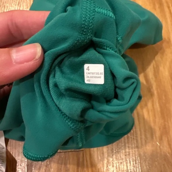 **SOLD**NWT Lululemon Cascadia Green Align Shorts 6” - Picture 3 of 4